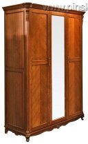 Шкаф трехдверный 